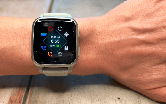 Smartwatches vs Fitness Bands