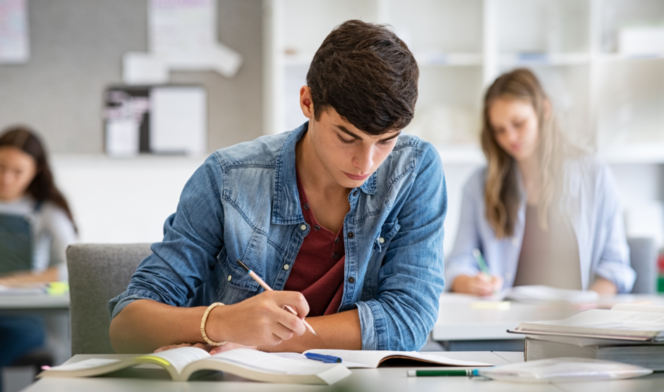 How Strong Reading Comprehension Skills Prepare Students for College