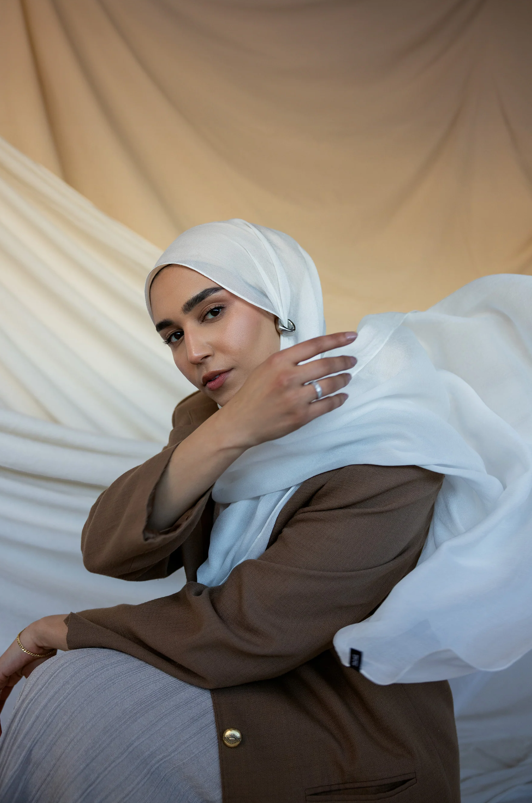 Modal vs Chiffon Hijab: Which Is Right for You?