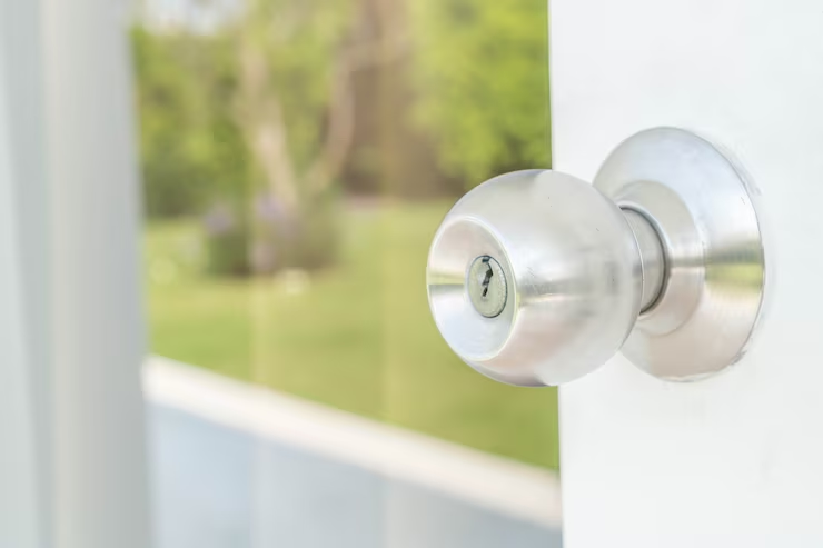 Locksmith Services Near Mizner Park: Rekey, Repair, or Replace?